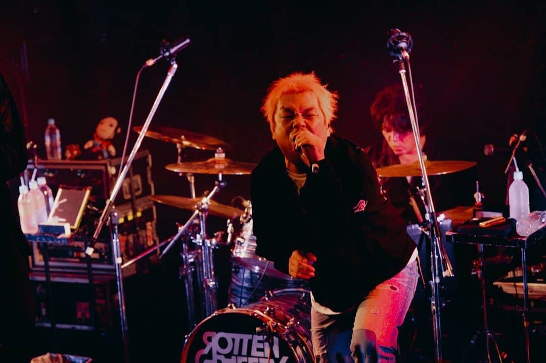 HIROSHIさんのインスタグラム写真 - (HIROSHIInstagram)「函館 club COCOA NO MATTER LIVE 外伝 函館楽しかった。 ありがとう♪ 明日は帯広で待ってます！  photo @kawado_photo」11月24日 14時18分 - hirorinq