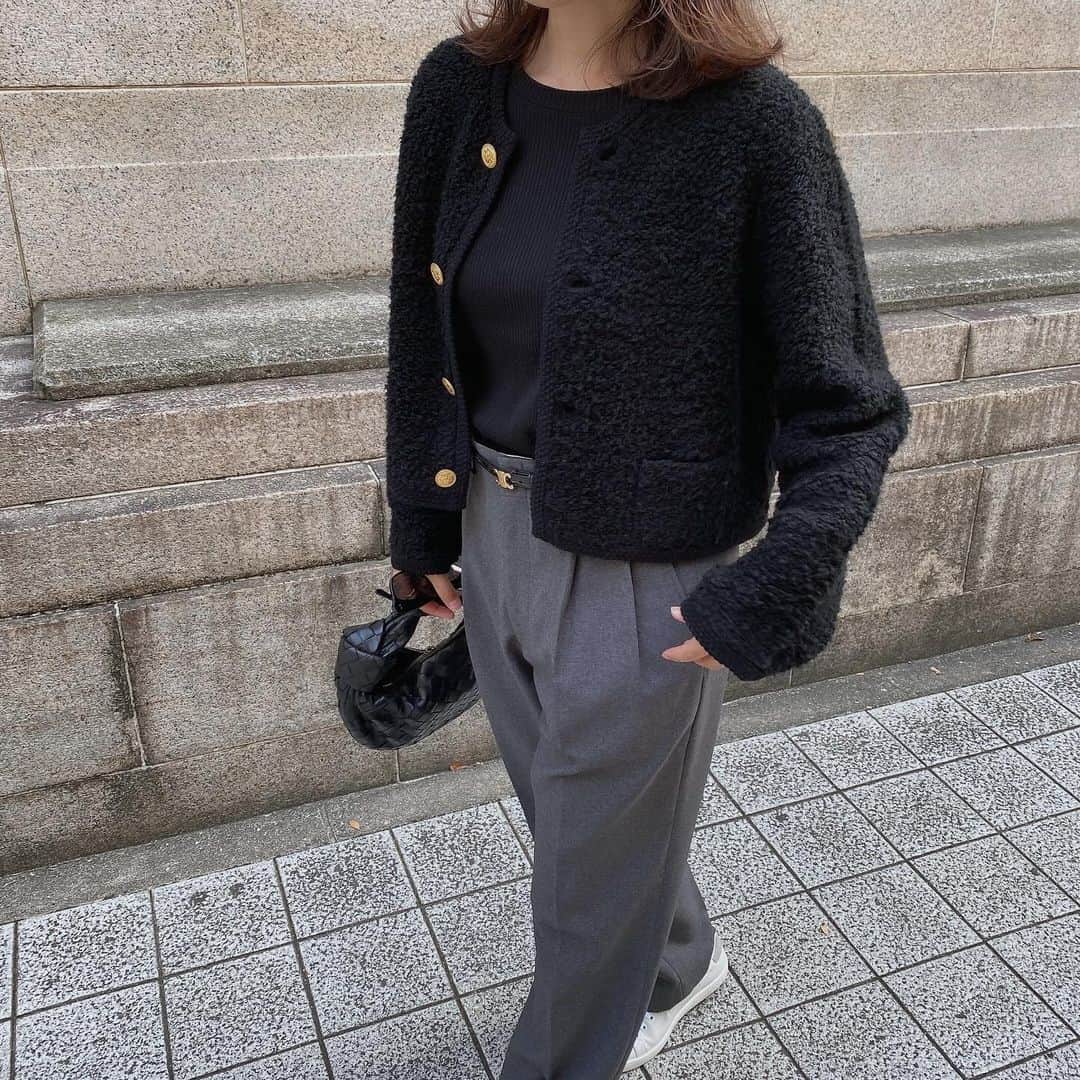 eri.khtnのインスタグラム：「・ 最近のコーデ☺️  #大人ファッション#きれいめコーデ#パンツコーデ#ベルトコーデ#セリーヌベルト#秋冬コーデ#トゥモローランド#coordinate#outfitoftheday」