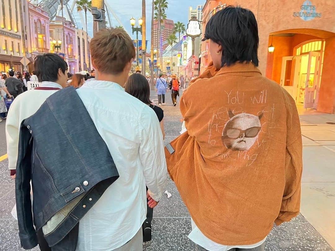 吉原雅斗さんのインスタグラム写真 - (吉原雅斗Instagram)「USJ×ボイメン 〜半目の吉原を添えて〜  #KELLY#USJ#ボイメン」11月24日 14時44分 - boymen_yoshi