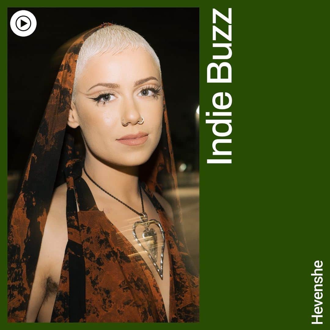 ジェナ・マクドゥーガルのインスタグラム：「b̶u̶s̶h̶ cover girl 🤎  Thank you so much @youtubemusic !!」