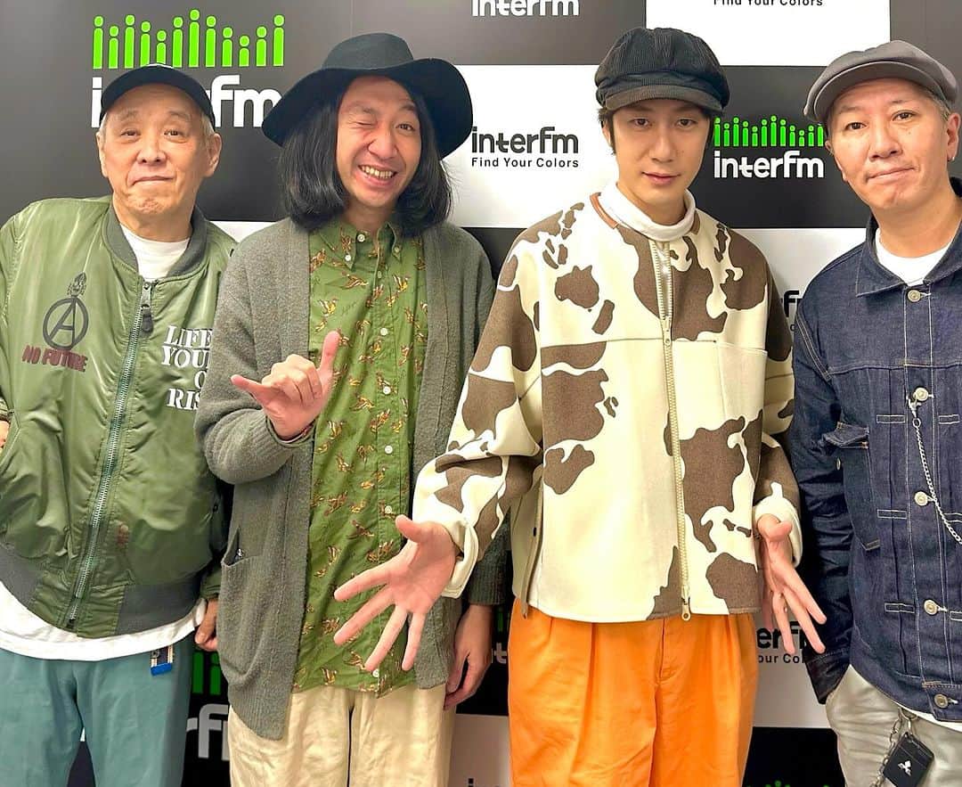 Kensho Onukiのインスタグラム：「みなさ〜ん！毎週金曜日深夜のゴキゲンradio今夜もヨロシクでーす♪♪In.The Midnight Hour24時からスタートします。ゲストに一年ぶりのThe BawdiesのROY&JIM。ロンナイXmas2023への想いをこめてイカしたナンバーと楽しいトークでレッツゴー！お楽しみに〜！ #kenrocksnite #interfm897 #thebawdies #roy #jim #londonnite」
