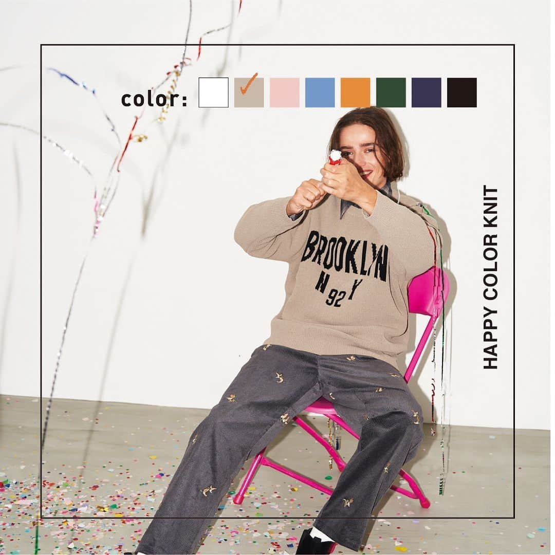 BAYFLOWさんのインスタグラム写真 - (BAYFLOWInstagram)「- HAPPY COLOR KNIT -  ストリート、カレッジ、スポーティー テイストの異なるロゴを用い、 より着こなしの幅を広げられるようにアップデートされた、 毎年人気のHAPPY COLOR KNIT🍀  🏷️ #HAPPYカラーニットプルオーバー　¥6,600(taxin)  アイテムの詳細は画面をTAP!  #BAYFLOW #ベイフロー #ロゴニット #ユニセックス #ユニセックスファッション  #カラーニット #ニットコーデ」11月24日 15時05分 - bayflow_inc