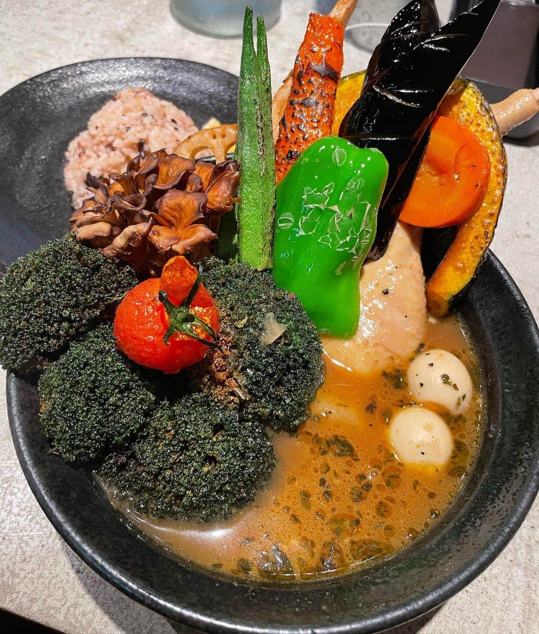 小林拓一郎さんのインスタグラム写真 - (小林拓一郎Instagram)「あまりの美味しさに、うなった。。  カレーはもちろんのこと、  野菜、特にブロッコリーってこんなに美味しいのね❕  鰐部さん、素敵なお店のご紹介、ありがとうございます❕❕  #スープカレー #スープカレーishiba」11月24日 15時30分 - kobataku33