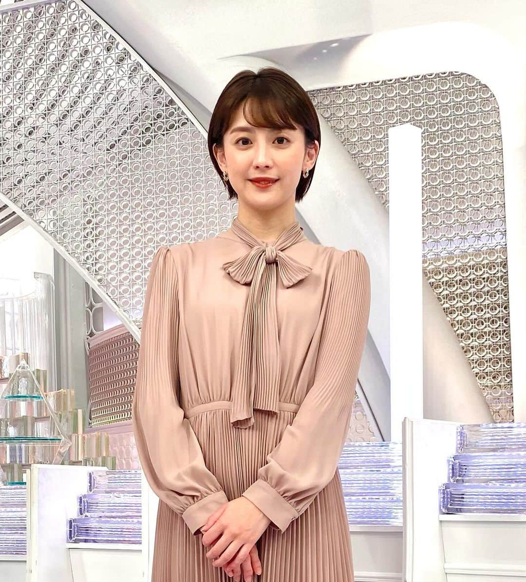 フジテレビ「プライムニュース イブニング」さんのインスタグラム写真 - (フジテレビ「プライムニュース イブニング」Instagram)「#イット ！は 15時45分スタートです   ●80歳運転の車歩道に…4人ケガ ●#戦闘休止 でハマス人質解放は？ ●“ #子ども肺炎 ”がナゾの急増 ●今行列ができている“ #秋の観光地 ”を緊急調査！ 絶景の露天風呂＆イルミネーションににぎわい   #榎並大二郎 @enami_daijiro #宮司愛海 @manami_miyaji   #木村拓也 @takuya.kimura0801  #立石修 #遠藤玲子 @reiko.endo_0429   #齋藤孝   #ガチャピン @gachapin_official #勝野健 @ken.katsuno   #小山内鈴奈 @reina_osanai #フジテレビ #アナウンサー 公式HP：https://www.fujitv.co.jp/livenews_it/ FNNプライムオンライン：https://www.fnn.jp/」11月24日 15時29分 - livenews_it