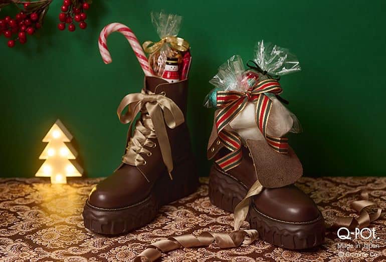 のインスタグラム：「*⁠ 【SHOES】Treat yourself this holiday season with our special shoes! They’re the perfect gift to brighten your day and spread positivity wherever you go. 🎁✨⁠ ⁠ https://intl.q-pot.jp/collections/shoes⁠ ⁠ ⁠ #qpot #キューポット #madeinjapan #japanmade #japan #ootd ⁠ #gifts #holiday #gift #snow #holidays #2023 #winter #christmasshopping #present #newyear #marrychristmas #makingalist #magicofchristmas #magicchristmas #magicaltimeofyear #magicalchristmas  #meetsanta #merrychirstmas #merry #HolidayGiftIdeas #HolidayShopping #lovechristmas ⁠ ⁠ ——————————⁠ Q-pot. INTERNATIONAL ONLINE SHOPでは世界中へ発送を行っております📦✈🌎⁠ ⁠ 日本で見つけた好きやお気に入りを海外へ住む家族や友人へ送りませんか？ギフト対応も承ります🎁⁠ ⁠ お探しの商品がありましたらお気軽にDM、サイトのコンタクトフォームからお問い合わせください😃⁠ ——————————」