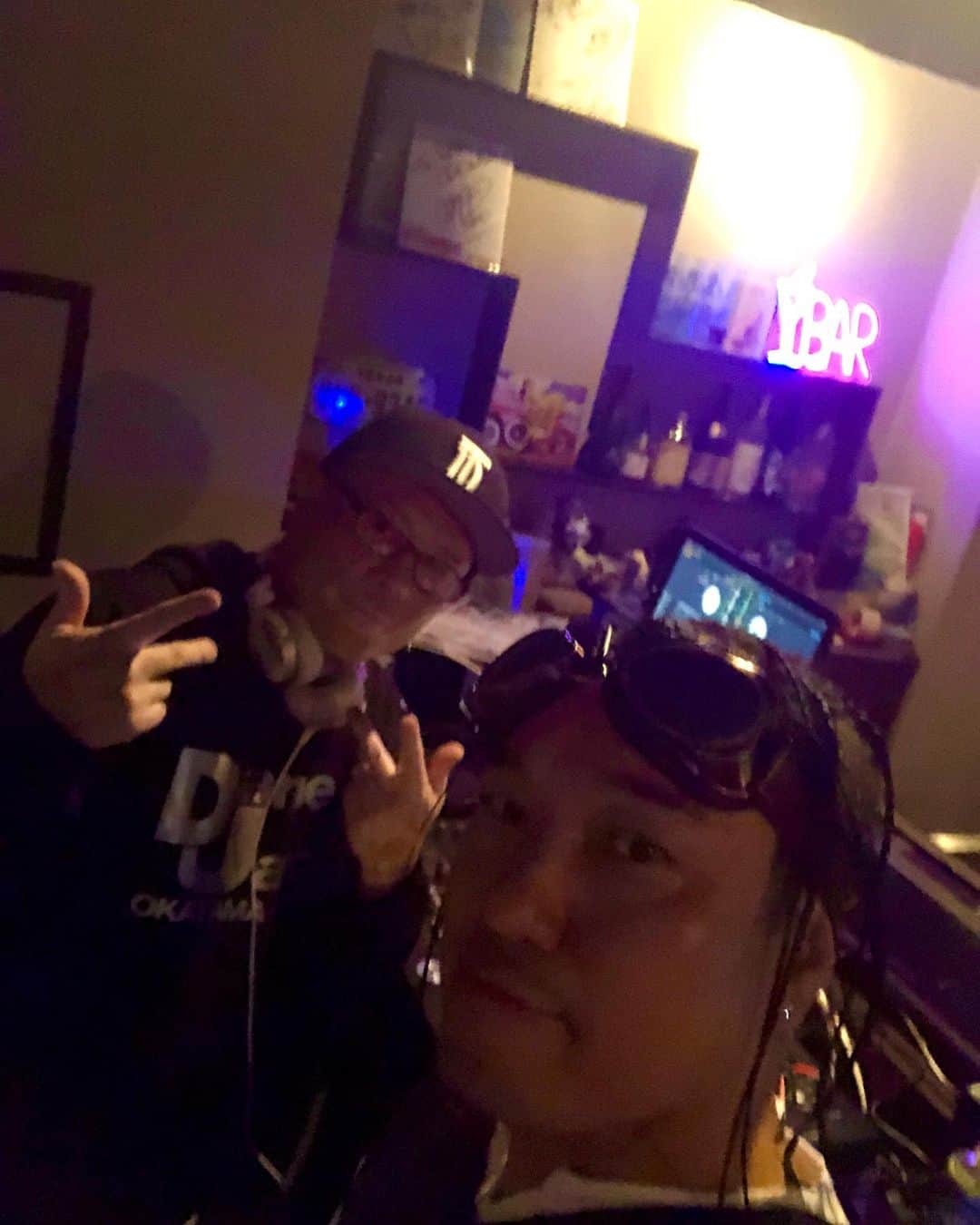 HI-Dのインスタグラム：「岡山プレミアムライブ、お越しくださった皆さまありがとうございました。 今回もLibra Beautyの @mariko.libra マリちゃんがヘアスタイリングで @habitatdiningbar  の砂っちくんが素晴らしい料理の数々でサポートしてくださりました。 楽しかった今回の３回目。 主催の広畑くん、今年はレディースナイト含め色々お世話になりました。m(_ _)m あさっては愛知県半田の秋空音楽祭です。」