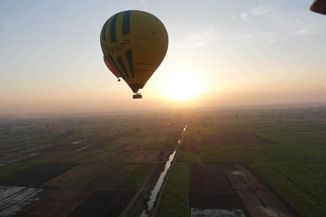 青山有紀さんのインスタグラム写真 - (青山有紀Instagram)「エジプトで乗った気球🩷」11月24日 15時45分 - yukiaoya
