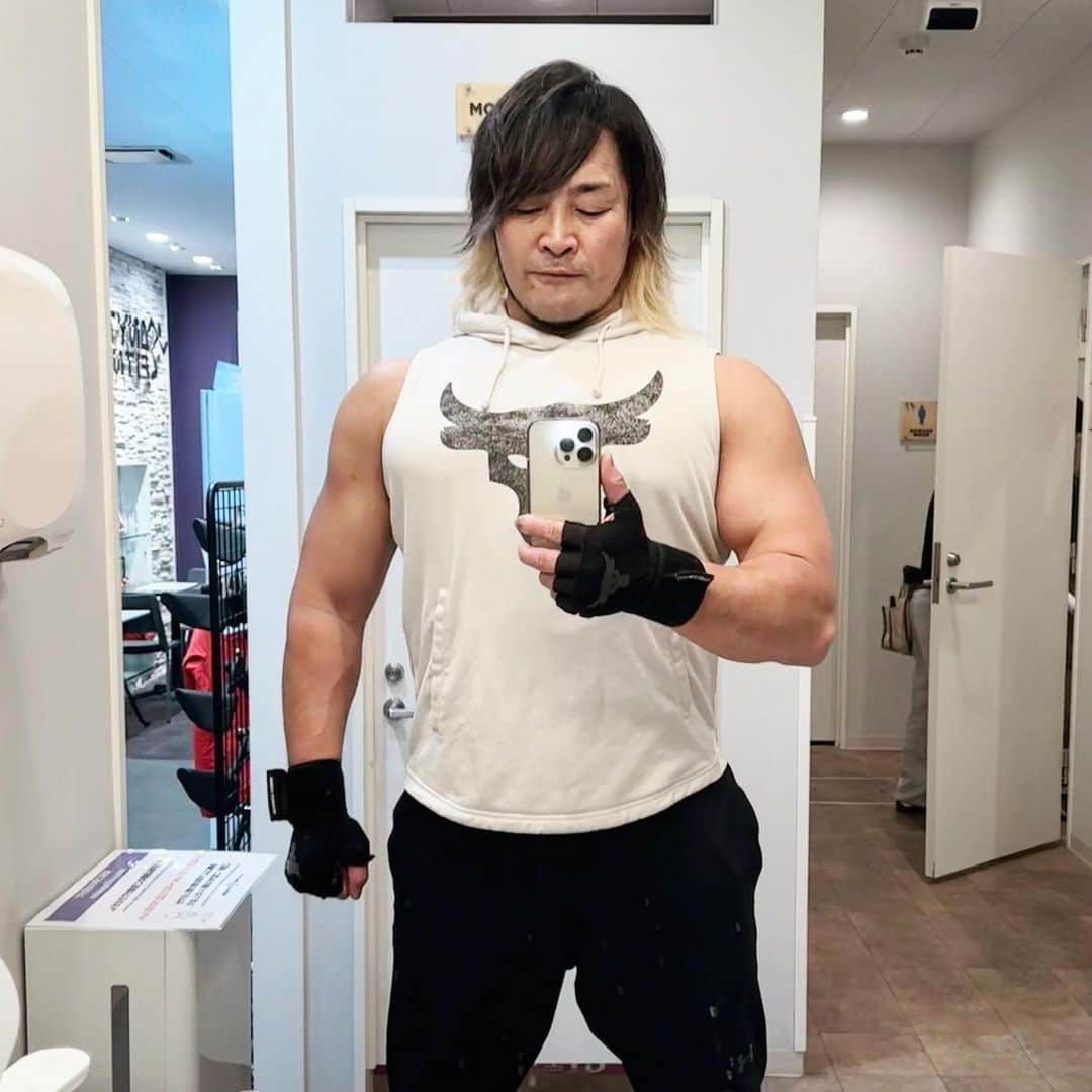 棚橋弘至さんのインスタグラム写真 - (棚橋弘至Instagram)「#胸トレ #chestday   トレーニングしている間に、色々あった様ですね。浦島弘至。  #anytimefitness」11月24日 15時45分 - hiroshi_tanahashi