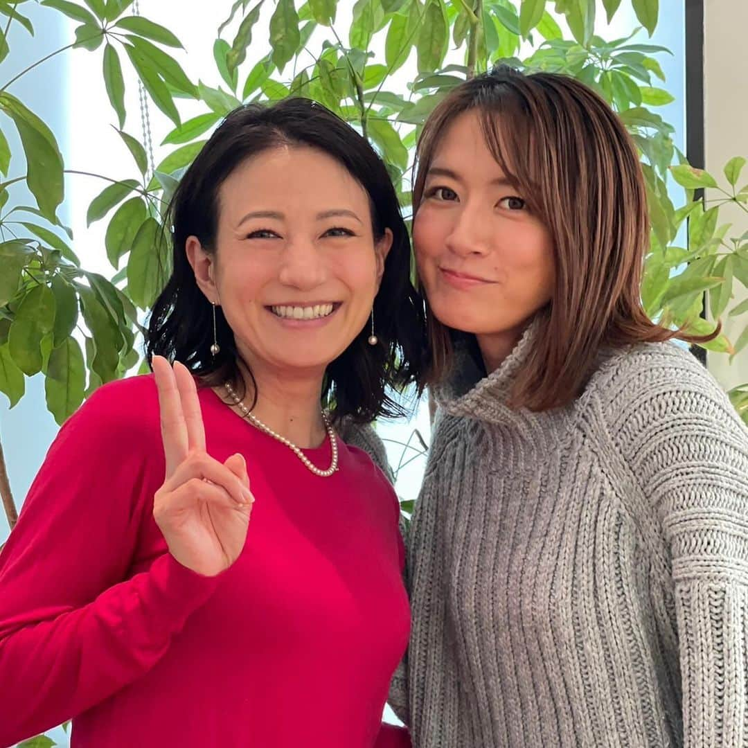 大島由香里さんのインスタグラム写真 - (大島由香里Instagram)「①手刀を見せる私と馬場さま ②企み顔の私と馬場さま ③馬場さまを食べそうな私と馬場さま 馬場典子アナウンサーと一緒にお仕事しました 会う度に本当に素敵だなカッコイイなかわいいなって思う、リアルほら貝鳴らしちゃう系アナウンサーです  #馬場典子 #アナウンサー #撮影 #ほら貝」11月24日 15時45分 - yukari__oshima