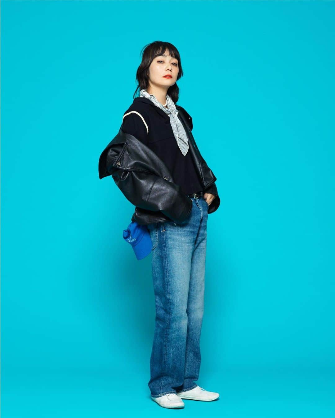 ヤヌークさんのインスタグラム写真 - (ヤヌークInstagram)「． ． ユニセックスデニム "The JEANS"  Model  RENA TAKESHITA @renatakeshita   「YANUK20周年おめでとうございます。昔から デニムへの愛を感じるブランドだなぁと思っております♪ これからも素敵なデニムを生み出して下さい！  今回はデニムはあえてゆるめのサイズを選びました。 セーラーが大好きなので、 ライダースもトップスも 襟をポイントに私らしく重ね着をしてみました」 (3Size着用)  #yanuk#denim#jeans#fashion#unisex#ヤヌーク#ヤヌークデニム#デニムコーデ#ユニセックスデニム#ユニセックスコーデ#ブルーデニム#ジーパン#シンプルコーデ」11月24日 15時53分 - yanuk_official