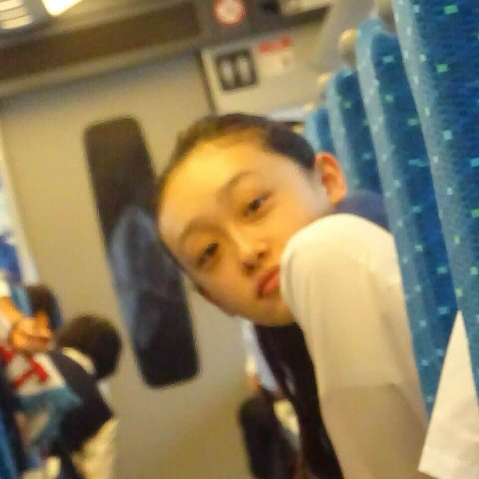 中尾百合音さんのインスタグラム写真 - (中尾百合音Instagram)「20 ⁡ ⁡ ⁡ ⁡ ⁡ おかげさまで、今まで生きてきた中で 1番楽しい日々を19歳で過ごすことができました。 ⁡ 20歳も自分らしく楽しみます✌️」11月24日 15時57分 - yurine_nakao