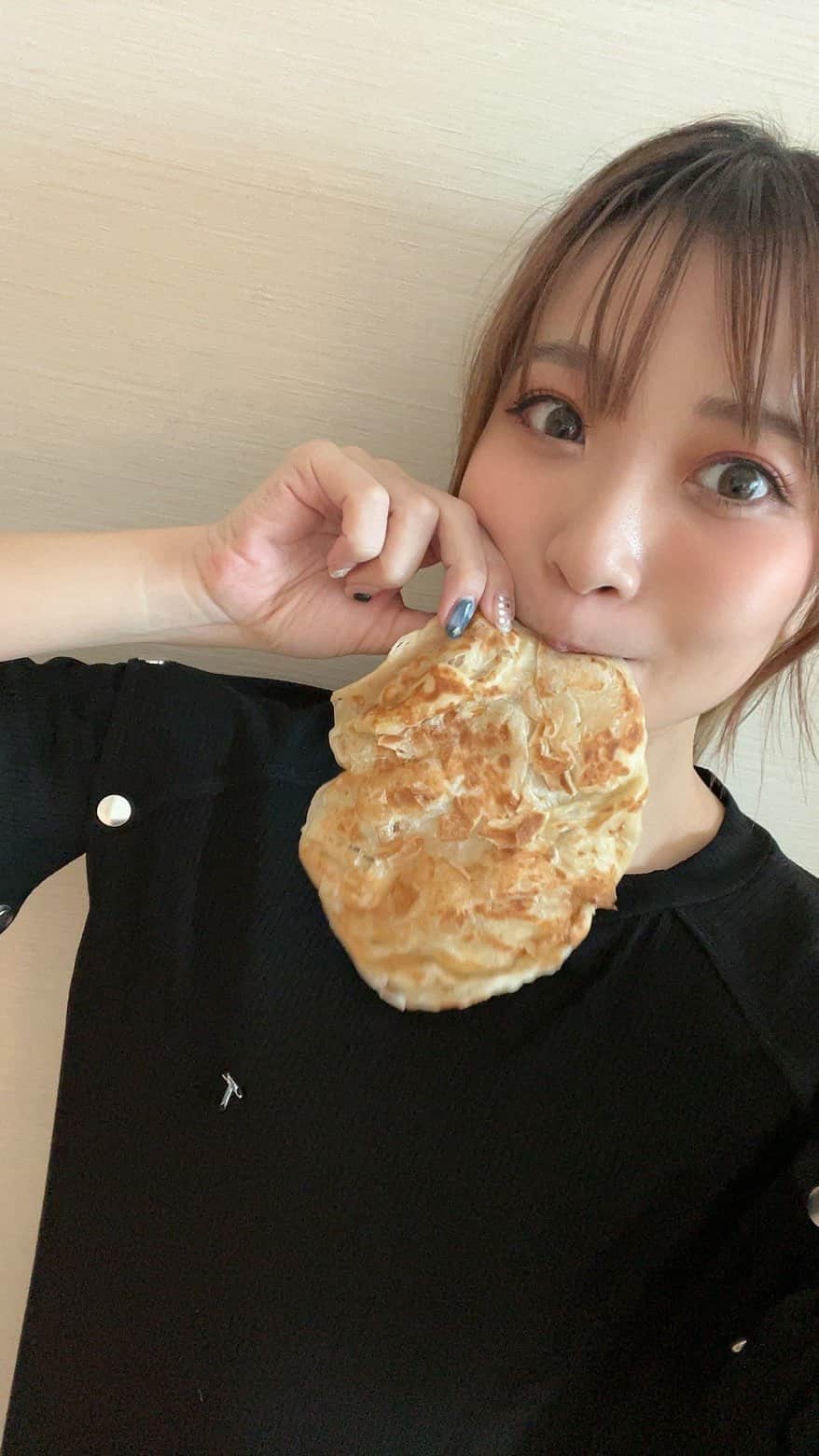 のインスタグラム：「Prata channnnnnnnn😭🩷🩷🩷🩷  #singapore #localfood #myfavarite #recommended」