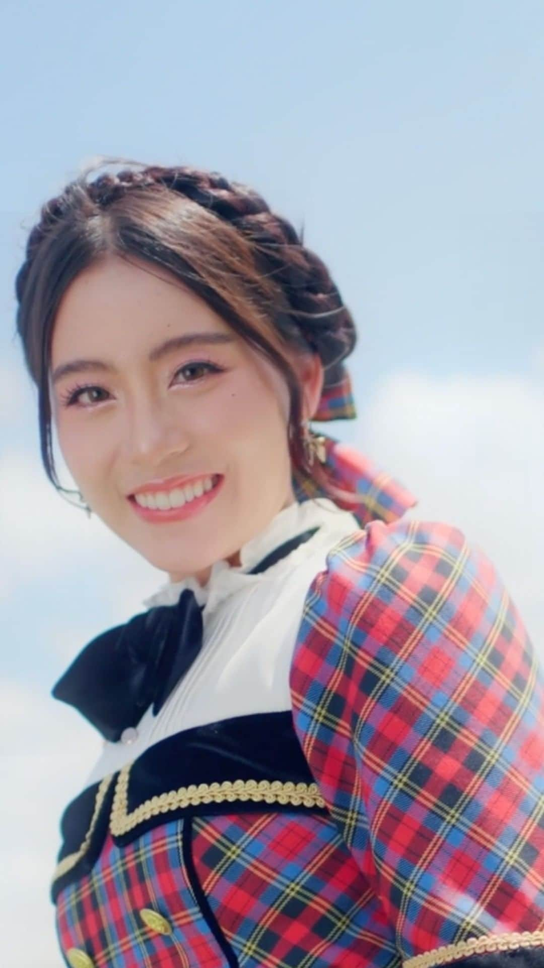 BNK48のインスタグラム：「[💞💙] #KiboutekiRefrainTH   BNK48 15th SINGLE 「Kibouteki Refrain – แค่นี้ก็พอใจแล้ว」  Character Teaser – #FondBNK48 –  MV Premiere: 2 DEC 2023 Showcase Stage: 3 DEC 2023 @ #BNK48CGM48FanFestival2023   #BNK4815thSINGLE #BNK48 #CGM48」