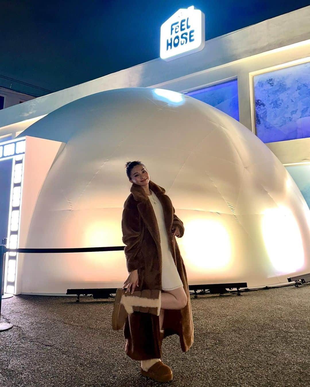 金谷鞠杏さんのインスタグラム写真 - (金谷鞠杏Instagram)「ーーーーーーーーーーーーーー  UGG MUSINSA FEEL HOUSE event  韓国のソウルにて、 11月23日(木)〜11月26日(日)まで UGG®︎のポップアップイベントが開催中です♡  様々なコンテンツを通してUGG®の オリジナルの世界観が楽しめます❄️  私の履いているもこもこボリューミーな 厚底ブーツ「Classic Chillapeak Tall」を始め、 暖かいブーツがたくさん！ 特にUGG®︎の最高級ライン「UGGextreme™️」には、 -32°まで耐えられる防寒性ブーツも！ UGG®︎の可愛さが詰まったアイテムと空間を 是非体験してほしいです🫶🏻  UGG®︎はカリフォルニア発の グローバルライフスタイルブランドで、 昔から大好きなので、 今回韓国でのPOP UPに参加することができて 本当に嬉しく幸せな時間でした💗  韓国にいらっしゃる方は是非、遊びに行ってみてください♡   ⏳11月23日（木）〜11月26日（日）  12PM〜8PM   📍1/F Scène, 20, Yeonmujang 5-gil,  Seongdong-gu, Seoul, Republic of Korea  @ugg_korea @uggjapan  #UGG #UGGKOREA #UGGxMUSINSA  #FEELHOUSE」11月24日 16時14分 - mariannu_official