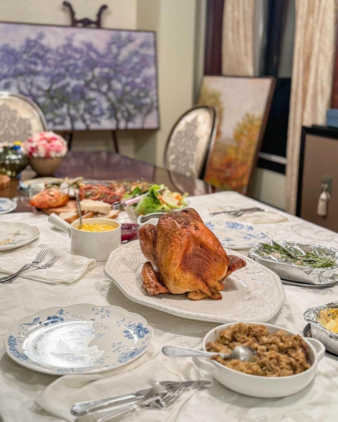 パク・ウンジさんのインスタグラム写真 - (パク・ウンジInstagram)「Happy thanksgiving 🩷🙏 벌써 6번째 땡스기빙🇺🇸 건강하고 행복하자 소중한 우리 가족. 말문 트여서 수다쟁이가 된 말괄량이 회장님 덕에 너무 재밌었네~☺️ 돌 때 맞춘 한복은 ㅎㅎ 입을 일이 없어 아까워서 오늘 입혔어요.  요리 준비한 마 허즈밴 고생했어 라뷰🫶  🇺🇸미국 동포 여러분들도 ~  모두 따뜻하고 사랑이 넘치는 땡스기빙 보내셨길 바래요🩷  #thanksgiving #happythanksgivng #땡스기빙 #은자언니LA」11月24日 16時06分 - egeeparkcom