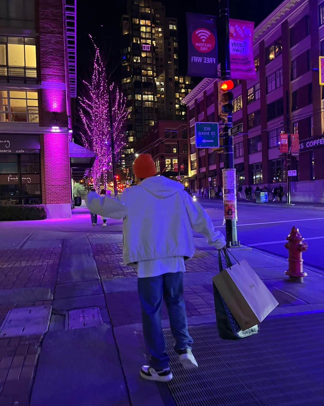 チョン・ヘインさんのインスタグラム写真 - (チョン・ヘインInstagram)「In Canada 🇨🇦🌌」11月24日 16時07分 - holyhaein