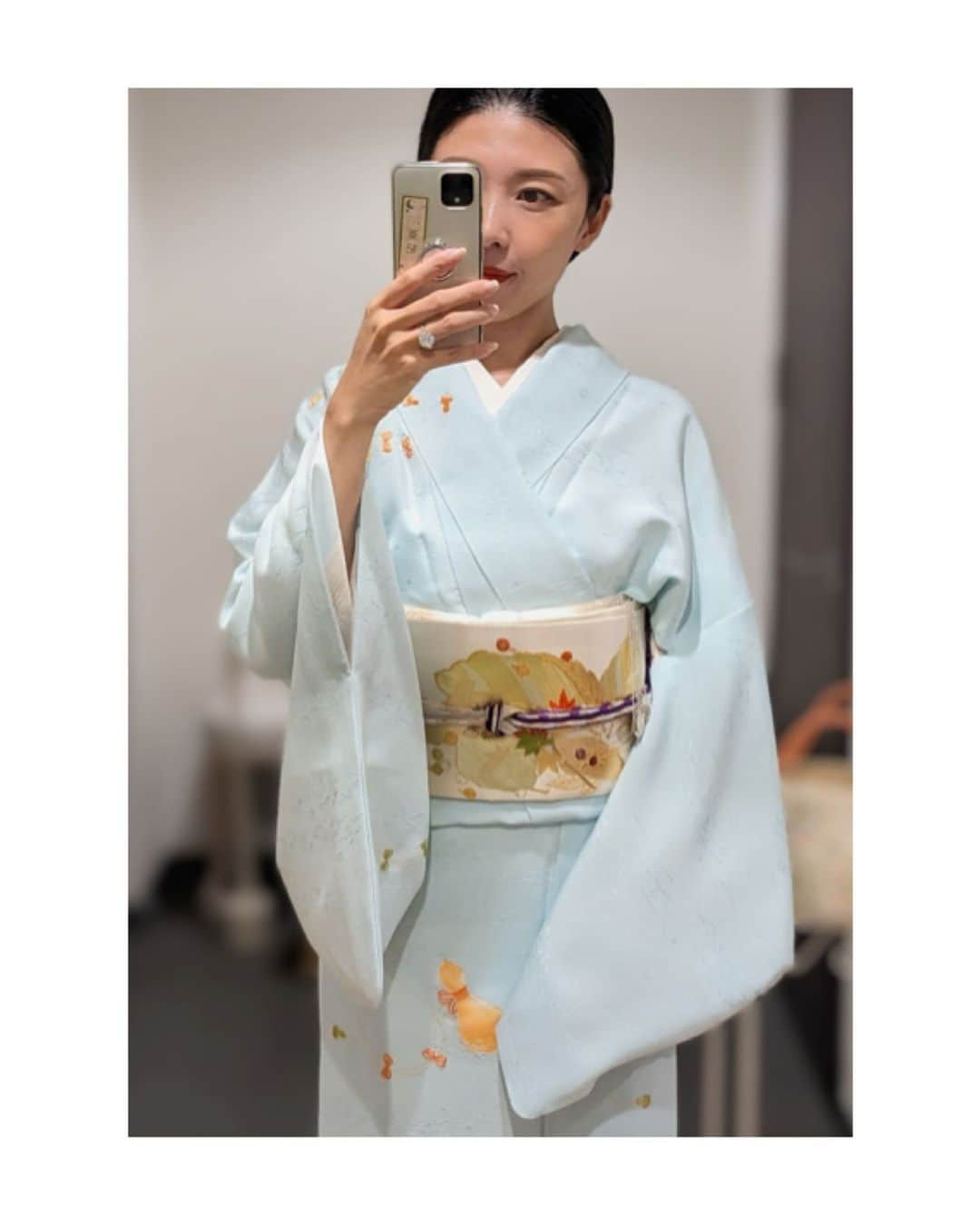 川村亜紀のインスタグラム：「お袖を通すのを楽しみにしていたコーディネートです👘 #kimono #kimonocordinate #japanesekimono #japanesetradition #beautifultradition #lovekimono  #instakimono #기모노  #お着物 #お着物コーディネート #着物コーディネート  #袷 #袷着物 #付下げ #付け下げ #呉服に志田 さん #亜紀の和装記録」