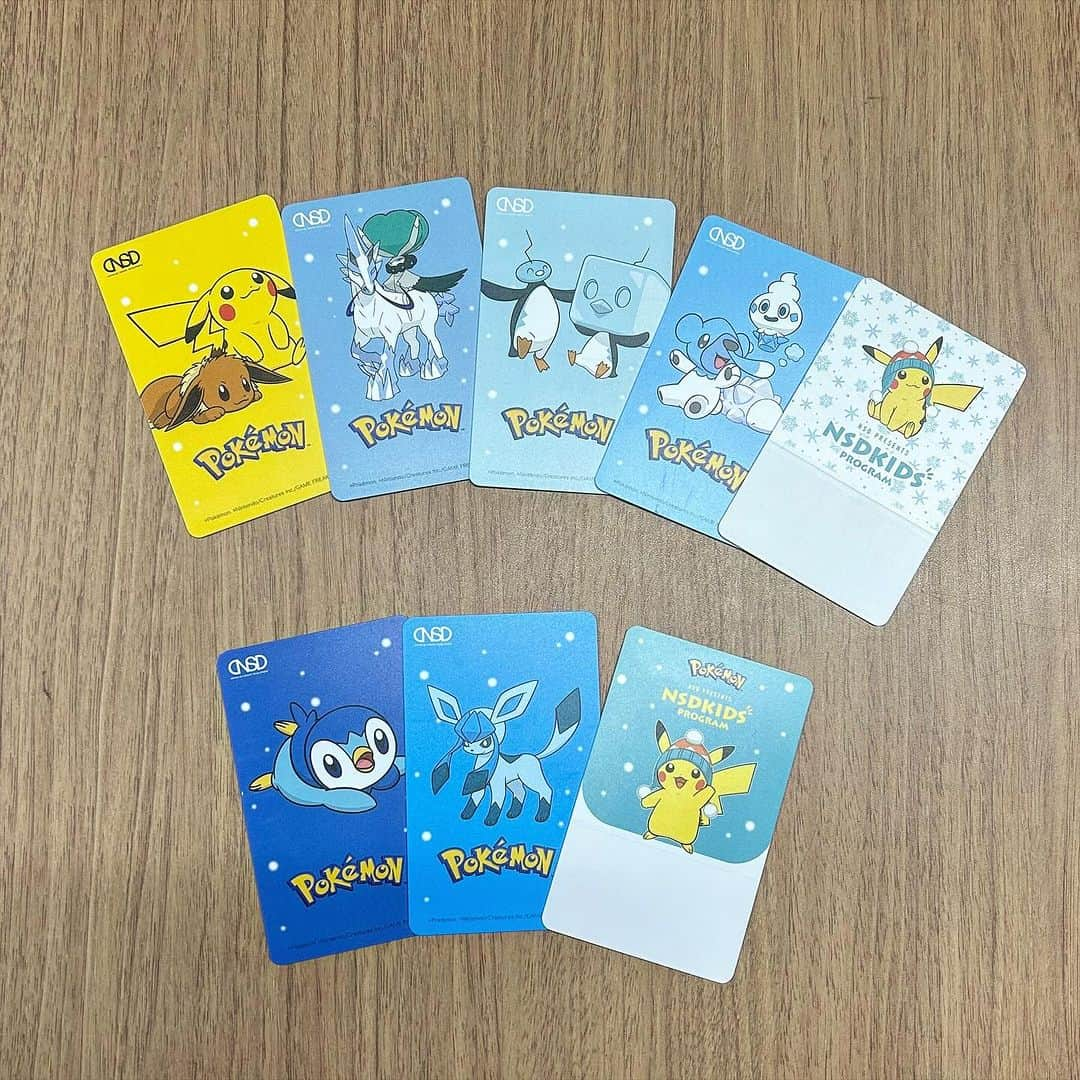 栂池高原スキー場のインスタグラム：「NSDキッズプログラム限定のポケモンカードお見せします💛✨ どれになるのか楽しみですね！🤩  NSD キッズプログラムで12か所の様々なスキー場をシーズン中 好きなだけ行き放題＆滑り放題⛷️🏂 小学生以下無料＆数量限定なのでお早めに！  ━━━━━━━━━━━━ Pokemon Card limited to NSD Kids Program✨💛  Together with NSD Kids program, you can snow life at various ski resorts, with a total of 12 ski resorts included in the NSD Kids Program.  Create wonderful memories this winter season  with the NSD Kids Program!　⛷️🏂  Free for elementary school and younger. The quota is also limited so make sure to register ASAP！ 　　　　　　　 #中部山岳国立公園 #栂池自然園 #北アルプス #白馬山麓 #長野県 #白馬つがいけWOW！ #白馬 #栂池高原スキー場 #栂池高原 #栂池 #ロープウェイ #つがいけマウンテンリゾート #tsugaike #hakuba #絶景 #こどもとおでかけ #トレッキング #キャンプ #ドッグラン #アクティビティ #白馬三山 #高山植物 #スキー #スノーボード #スキー場  #pokemon」