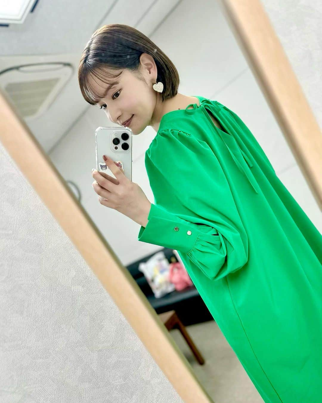 佐竹美希さんのインスタグラム写真 - (佐竹美希Instagram)「まあ、そんな日もあるよね。  ４時間前後逆👗  #キクテレミルラジ265 #BSよしもと #アナウンサー #アナウンサー衣装 #佐竹美希  #何回目 #衣装さんごめんなさい」11月24日 16時40分 - miki_stk