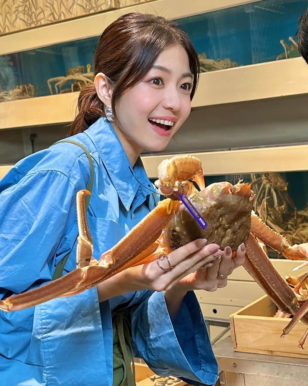 中村静香さんのインスタグラム写真 - (中村静香Instagram)「冬の味覚🦀  #福井 #越前かに #厳選いい旅 ありがとうございました♡  全身着用衣装/@forksy_official」11月24日 16時36分 - shizuka_nakamura_official