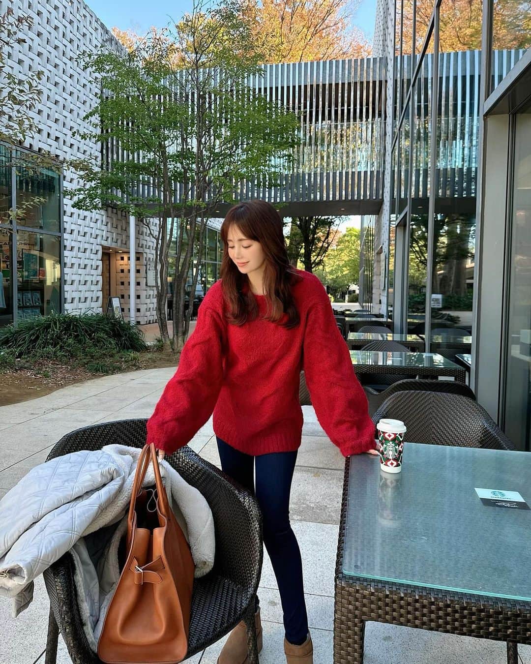 桃華絵里のインスタグラム：「Outfit 🧶♥️ mocoa's」