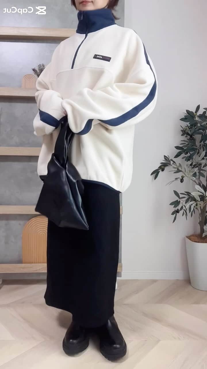 Sakiのインスタグラム：「ꫛꫀꪝ...♡ ⁡ @classicalelf_official @zozotown ⁡ 《Javaジャバコラボ》高見えラバーロゴ✨ ラフでお洒落な大人の配色フリース ハーフジッププルオーバー ⁡ トレンドのハーフジップトップス🧺🪞 配色ラインがかわいい👏🏻 フリースは軽くて暖かいから普段使いに◎ 男女兼用です👫 ⁡ 155cm／アイボリー／L 着用してます🧺☁️ ⁡ ⁡ #クラシカルエルフ #classicalelf #エルフコーデ #タイアップ #uniqlo #gu #zara #ユニクロ #ジーユー #ザラ #zozo #zozotown #zozo購入品 #zozotown購入品  #大人カジュアル #プチプラコーデ #着回しコーデ #java #ジャバ#ワンマイルウェア #スポーツカジュアル #プルオーバー #ハーフジップ」