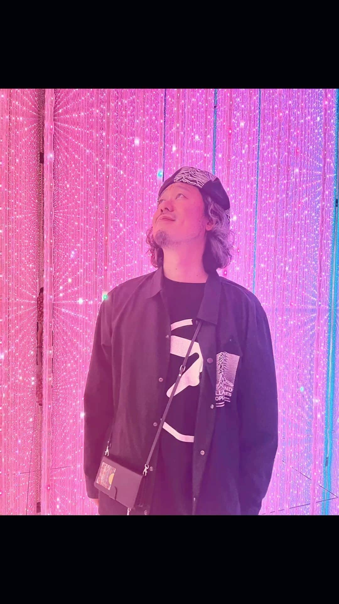 石毛輝のインスタグラム：「12/23ワンマンまであと1ヶ月だだ。 最強の新曲を揃えて待ってまっせ！ 来れる人は楽しみにしててね！ 来れない人もその日を注目しててくれ！  #最近聴いてる曲 #リールにトライ」