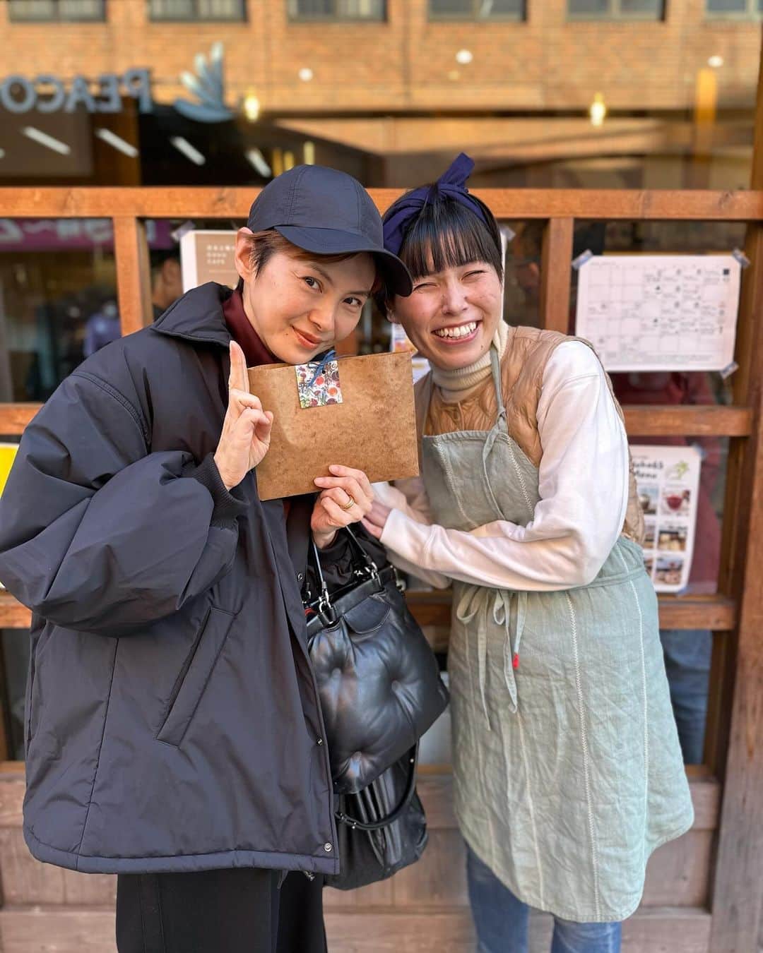 誠子さんのインスタグラム写真 - (誠子Instagram)「高校生の頃から大好きなモデルの今宿麻美さんがサプライズで来てくれました。  ちゃんと「きゃー‼︎」って声がでました。  ジルもミニもキューティーも全部みてた 切り抜いてプリ帳に貼ってた  きゃー‼︎🙊💛  #誠子マルシェ @imajuku0107」11月24日 22時56分 - seiko_1204