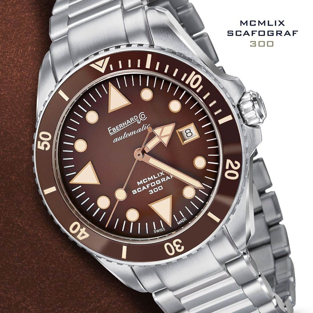 エベラールさんのインスタグラム写真 - (エベラールInstagram)「Scafograf 300 MCMLIX' new brown dial presents a dégradé effect, where unprecedented 4N golden details stand out, unlike other pieces of the same collection. The new model is also available with a Chassis steel bracelet and a two-button 2CLICK® clasp.  #eberhard1887 #eberhard #eberhardwatches #scafograf300 #menwatch #menstyle #swisswatches」11月24日 22時49分 - eberhard_1887