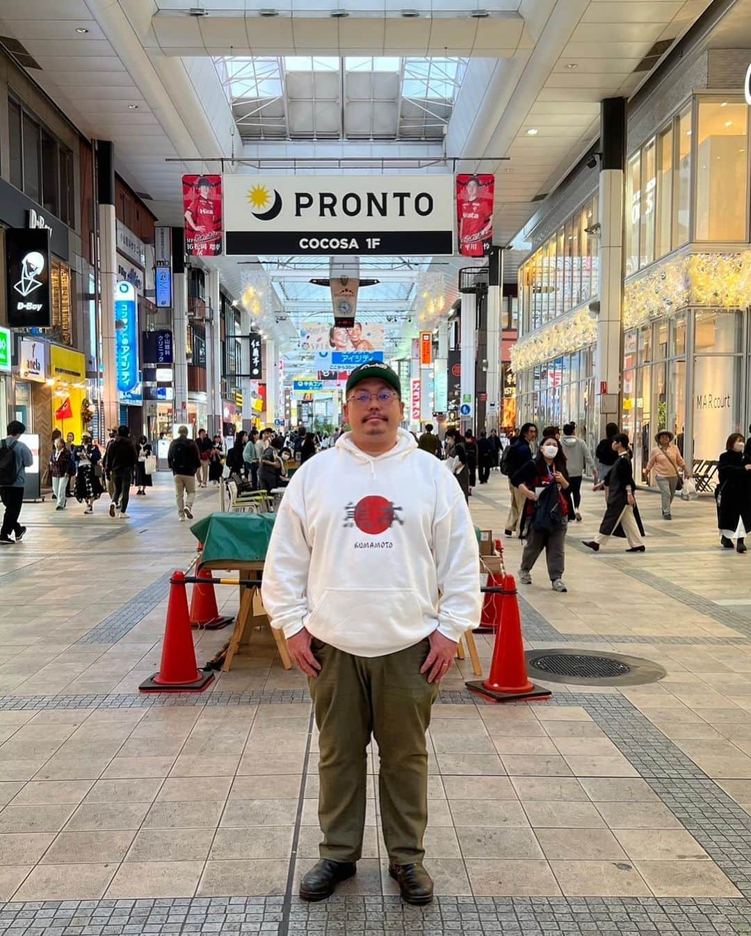 DARGO T-shirt &Sign Artさんのインスタグラム写真 - (DARGO T-shirt &Sign ArtInstagram)「⠀ 　 　 　熊🇯🇵本 KUMAMOTO  　 @hanaya.hanasuke  @eisuke.suko  　 　 #dargojapan #dargo2023aw #ダーゴ #熊本 #kumamoto #kumamotocity」11月24日 22時50分 - dargo_japan