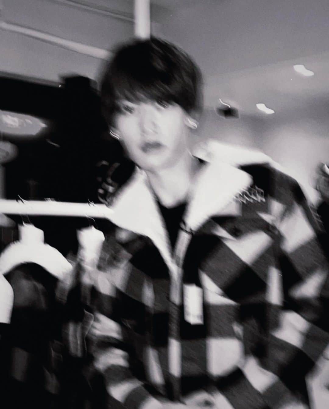 池田陸人さんのインスタグラム写真 - (池田陸人Instagram)「WIND AND SEA × HYSTERIC GLAMOUR  11/25(土)発売のHYSTEARIC GLAMOURとのコラボレーションコレクションを一足先に見てきました。  とても可愛いアウターみっけ!!💎😇」11月24日 22時56分 - rikuto__1231