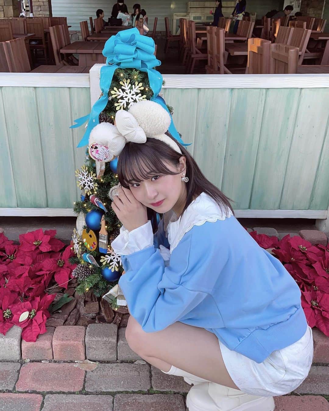 岩間妃南子さんのインスタグラム写真 - (岩間妃南子Instagram)「・ ・ ・ @kawaii__stars さんのディズニーコラボパーカー🩵  ブラウスも一緒に着てクリスマスディズニー行ってきた🎵🎄  袖も襟もマルっとしてて可愛かった！！！ 水色はやっぱり真っ白との相性がいいよな〜🥺 ・ ・ ・ #カワイイスターズ #カワスタ #kawaiistars」11月24日 17時28分 - hinako.1116