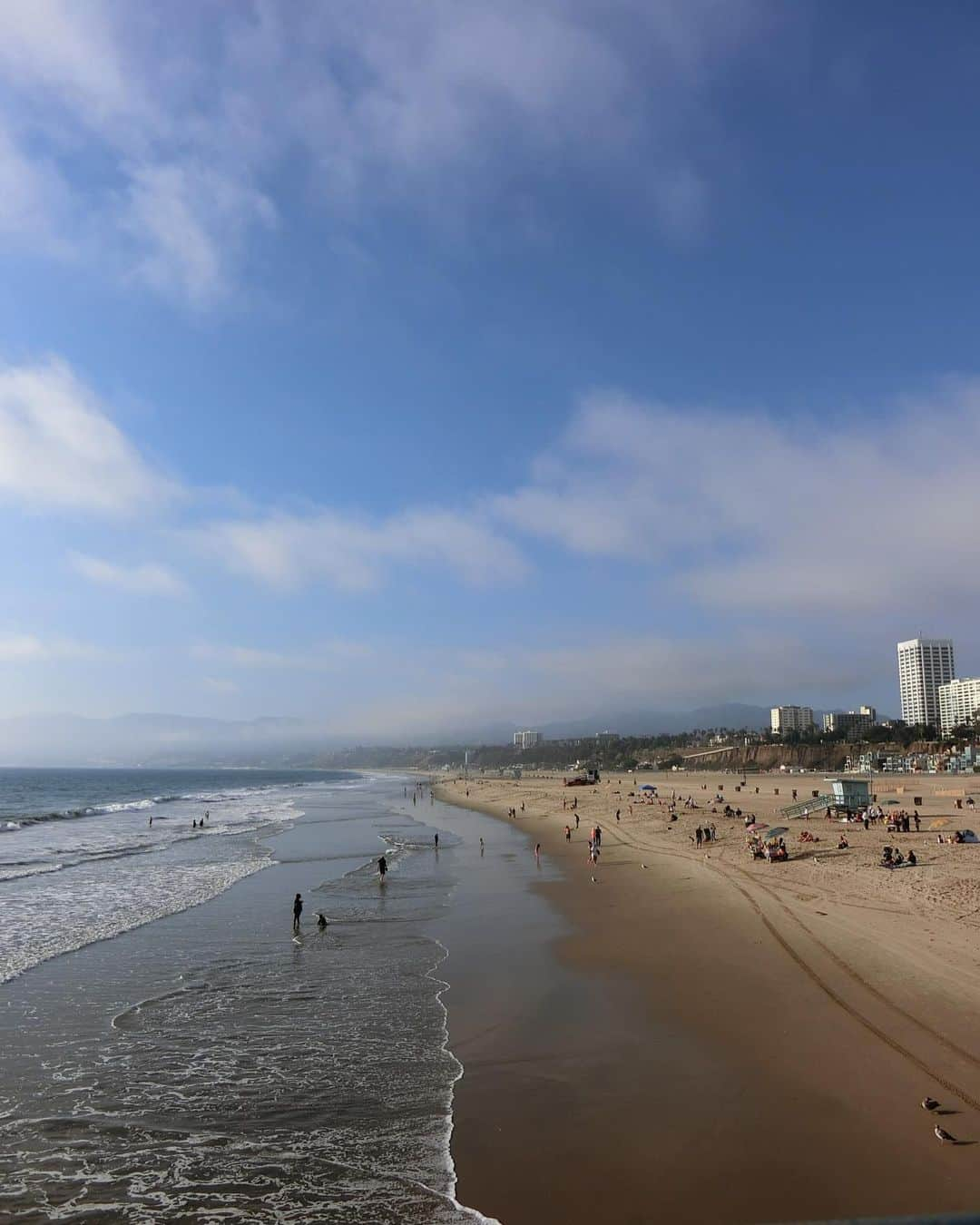 廣瀬なつきさんのインスタグラム写真 - (廣瀬なつきInstagram)「⁡ ⁡ LAにきたら、Santa Monica pierはおさえとかないとね 笑　ここには思い出たくさんあって、ビーチもあるし、特にアトラクションには乗ったことはないけど遊園地もあったり、、、楽しいところ♡」11月24日 17時33分 - i_am_na2coooo