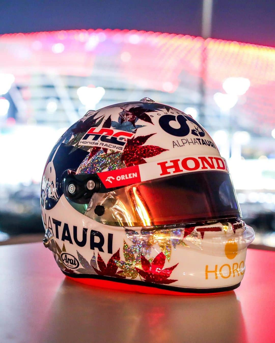 角田裕毅さんのインスタグラム写真 - (角田裕毅Instagram)「I wanted to make a special helmet this weekend to thank Franz who has played such an important role in my career. He has always been supportive of me since before joining AlphaTauri and I have learned so many things from him. I hope we can have a great final race together  フランツさん、いつもありがとう！」11月24日 17時38分 - yukitsunoda0511