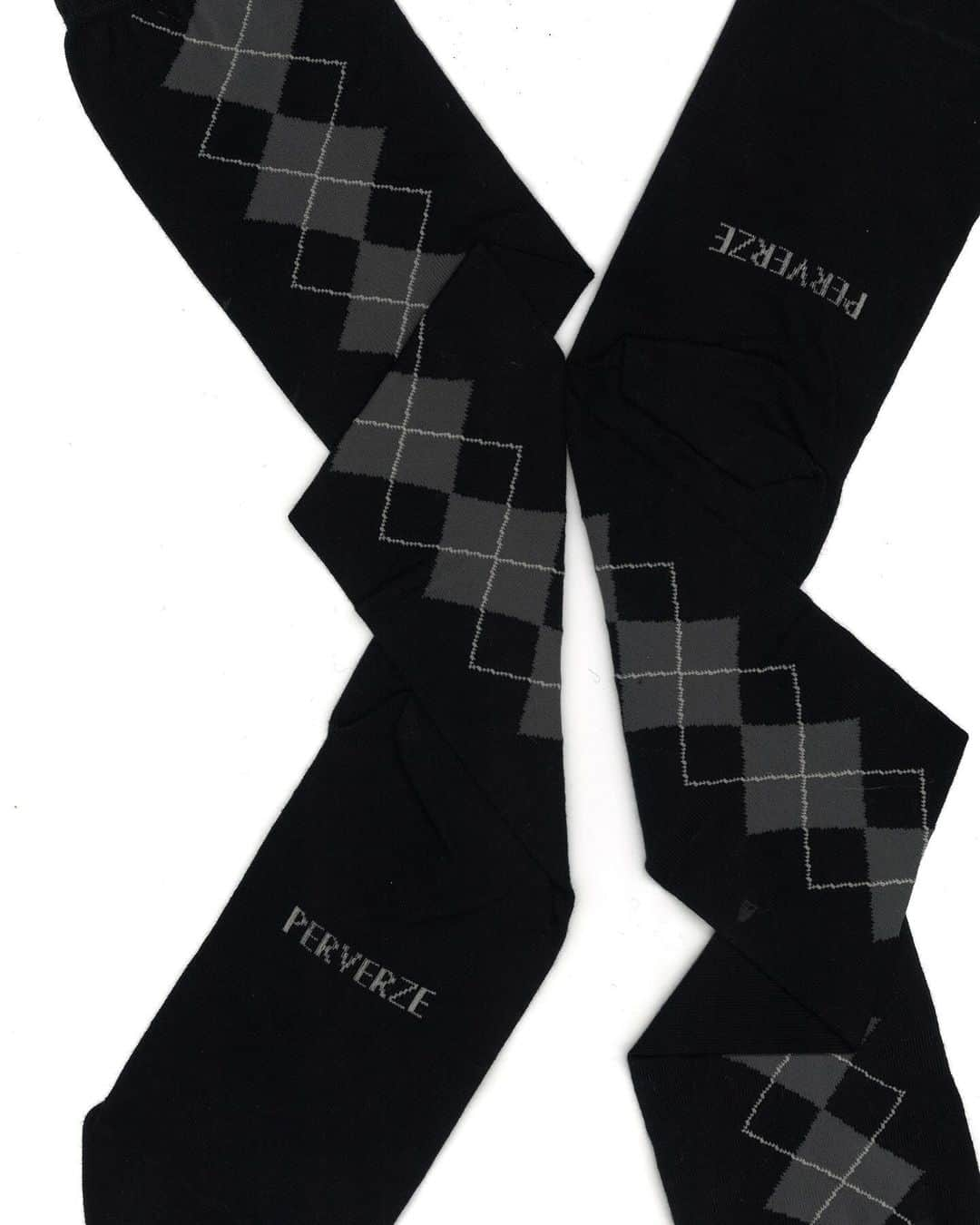 PERVERZE_OFFICIALのインスタグラム：「New season new socks. We have two color choices for this new socks from #PERVERZE_AW23  " Argyle Line Sox " color. Black , White  Discover the collection on our online and @perverze_minamiaoyama . #PERVERZE #AW23」