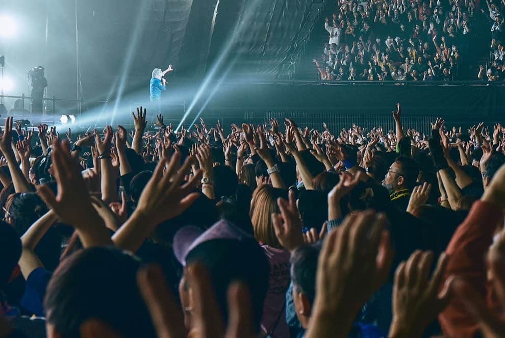 Man With A Missionさんのインスタグラム写真 - (Man With A MissionInstagram)「Wolves on Parade Osakajyo Hall Day 2  The crowd was awesome!  #manwithamission  #wolvesonparade #osaka #osakajyohall  #thankyou #seeyousoon #@radiocrazy」11月24日 17時46分 - mwamofficial