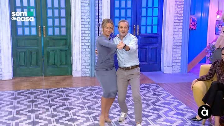 ジェマ・マリンのインスタグラム：「🕺🏻 Divendres! Balles? Així ho va fer @ximo_rovira amb @gemma_marin , ballarina valenciana que va ensenyar tango a George Clooney! Que què? 😏 Gràcies, Gemma, pel teu entusiasme! 🤩 #SomDeCasa」