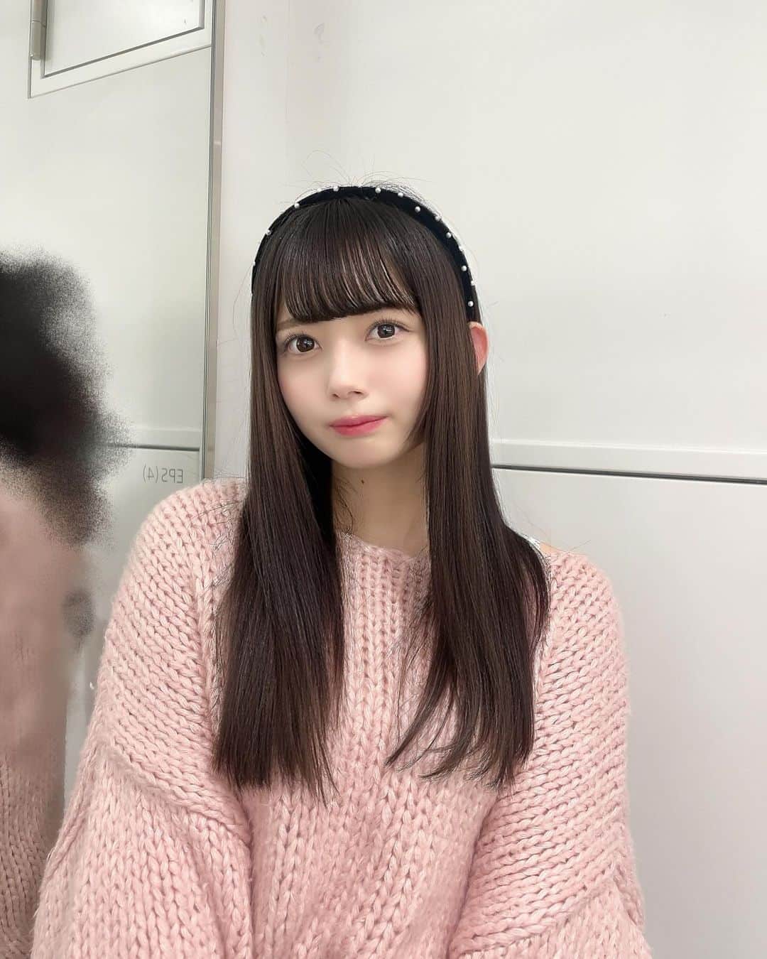愛瀬ひなさんのインスタグラム写真 - (愛瀬ひなInstagram)「・ ストレート 🎀 ライブ後で髪の毛ぱやぱや〜」11月24日 17時51分 - _hinakanzaki