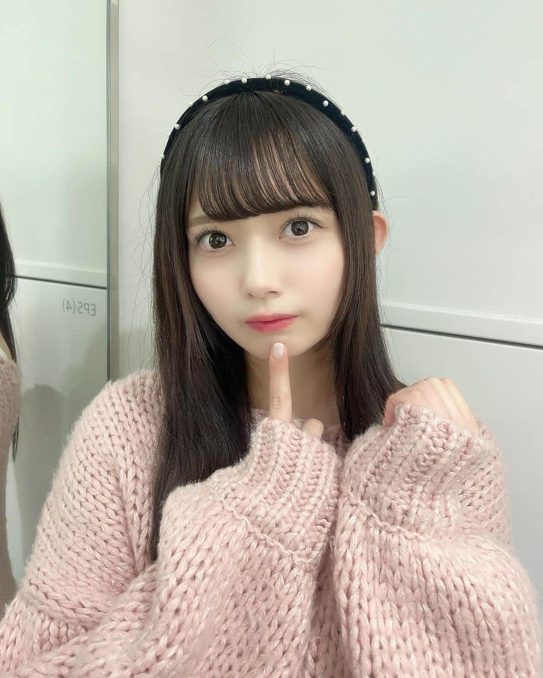愛瀬ひなさんのインスタグラム写真 - (愛瀬ひなInstagram)「・ ストレート 🎀 ライブ後で髪の毛ぱやぱや〜」11月24日 17時51分 - _hinakanzaki