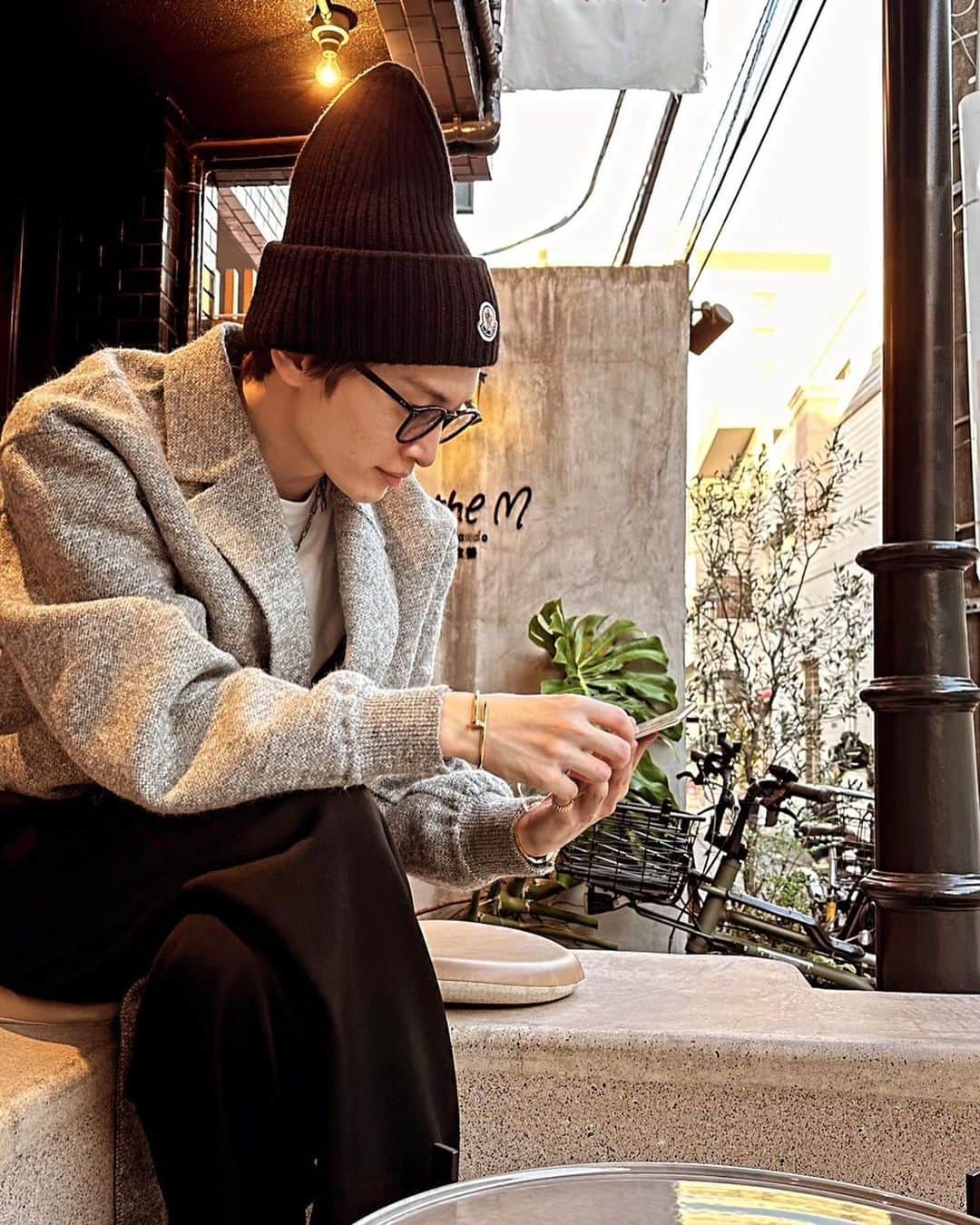 玉森裕太さんのインスタグラム写真 - (玉森裕太Instagram)「⁡ ☕️chill out  ⁡ pullover jacket：@dior pants：original shoes：@foot_the_coacher_official accessory：@cartier ⁡ #たまコーデ #fashion」11月24日 17時59分 - yuta_tamamori_kmf2