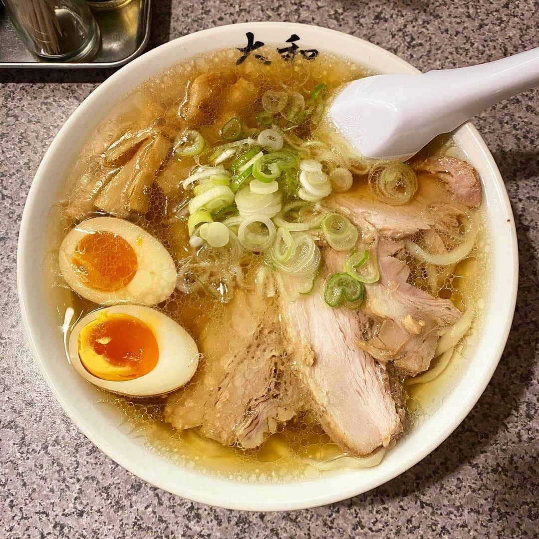 TOBU RAILWAY（東武鉄道）のインスタグラム：「. . 📍Tochigi - Sano Bamboo Handmade Ramen  Yamato Sano ramen is a representative dish of Tochigi! . Sano ramen is a kind of ramen that is eaten mainly in Sano City in Tochigi Prefecture. It is a local ramen that is representative of Tochigi. Taste the firm textures of these curly noodles with their uneven shape, made with green bamboo! Yamato’s Sano ramen is famous for the soup made with high quality broth and the refreshing flavors, which are a  perfect match for the curly noodles! Try out this delicious ramen! It’s no exaggeration to say that it’s not just a great local Tochigi dish – it’s also a true Japanese specialty. . 📸by @akanemameakane Thank you ! . . . . Please comment "💛" if you impressed from this post. Also saving posts is very convenient when you look again :) . . #visituslater #stayinspired #nexttripdestination . . #tochigi #ramen #sanoramen #recommend #japantrip #travelgram #tobujapantrip #unknownjapan #jp_gallery #visitjapan #japan_of_insta #art_of_japan #instatravel #japan #instagood #travel_japan #exoloretheworld #ig_japan #explorejapan #travelinjapan #beautifuldestinations #toburailway #japan_vacations」