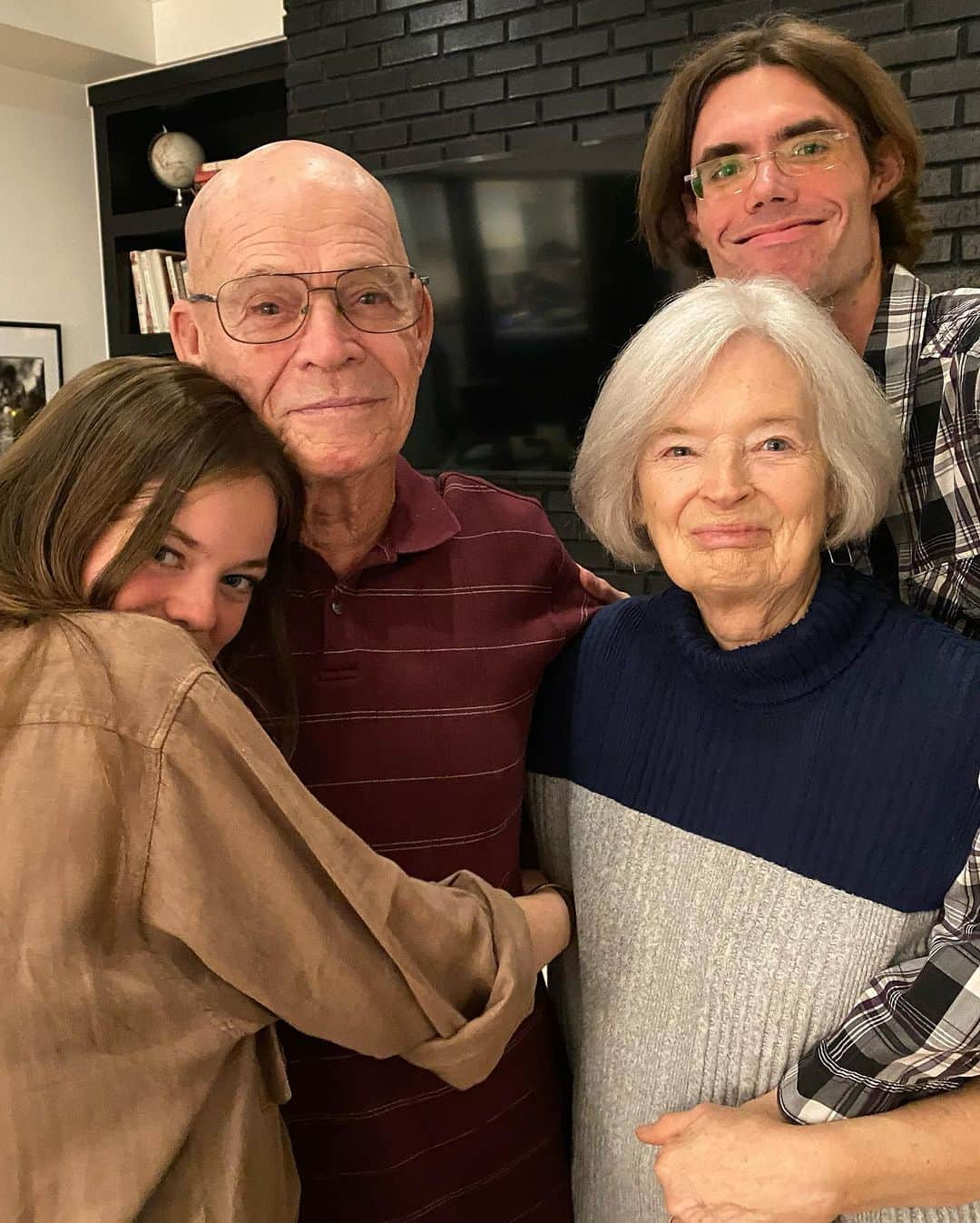 ジェリー・ライアンさんのインスタグラム写真 - (ジェリー・ライアンInstagram)「So thankful for my beautiful family and wonderful friends, near and far. ❤️🍁🦃❤️ I hope you all had a Thanksgiving filled with love.」11月24日 18時02分 - jerilryan