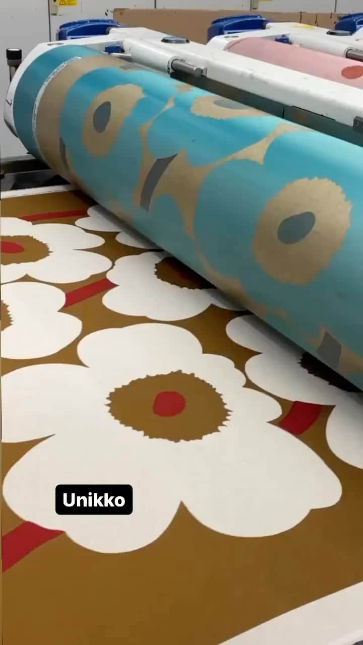 マリメッコのインスタグラム：「Scale matters! The much-loved Unikko pattern has been part of our collections since the 1960s, and this forever floral keeps going strong with a fresh feel season after season. The secret lies in not only its various colorways but also its scales. Do you prefer your Unikko blooms to be big and bold or cutely mini-sized?  Discover our colorful universe—and special treats at marimekko.com. Link in bio. #marimekko」
