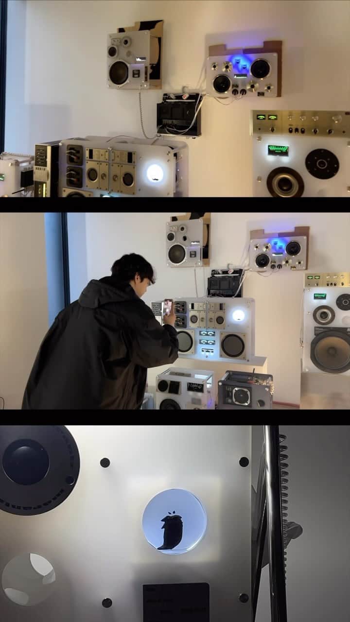 チ・ウンソンのインスタグラム：「’HALO’  @nurigiela 형의 두번째 개인전 축하해요 💫  작가와 갤러리가 큐 레이션한 음악은 물론 관객이 희망하는 음악을 감상할 수 있는 공 간을 마련한 본 전시는, 관객의 능동적인 감상을 통해 친숙하면서 도 특별한 일상을 만드는 예술을 경험하는 시간이 될 것입니다.  📍일시/장소 11.23(목) - 12.23(토) 서울시 용산구 한남대로 40길 19 1F」