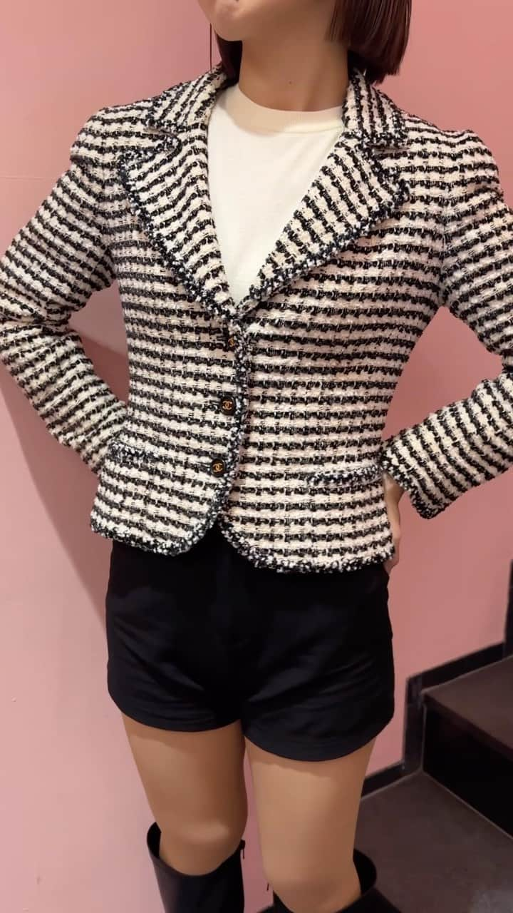 Vintage Brand Boutique AMOREのインスタグラム：「Vintage Tweed Jacket from 1997 Size 36  Store limited item!! DM for more info📩 Product code : 28568  #vintagechanel #chanelvintage #chaneltweed #chaneljacket #chaneltweedjacket」