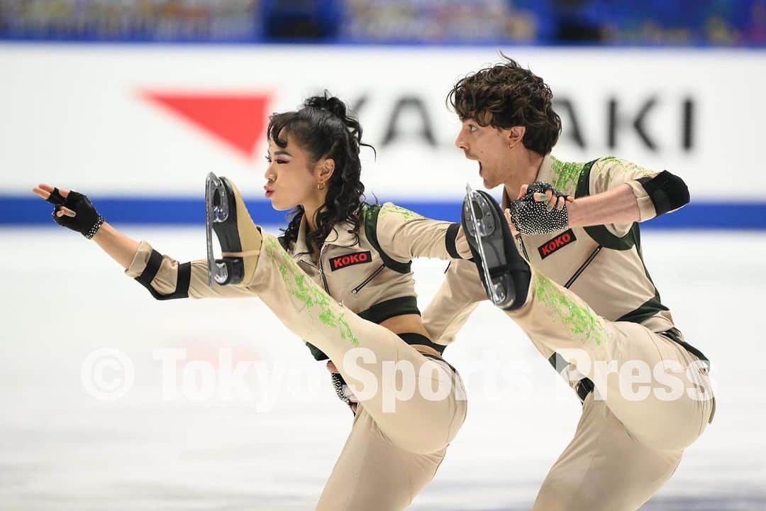 小松原美里のインスタグラム：「Rhythm Dance ✔︎  Took lots of energy to recover the mistakes. I can learn from the mistake and I’ll do my best tomorrow in FD. I’ll enjoy each moment with strength and passion, so I can share/show/connect with you through our Free Dance “Loving you”. Thank you for your support!   ミスのカバーとリカバリーに沢山の意識を費やしたリズムダンス。ミスを学びに繋げて、明日のフリーダンスで今のベストを尽くします。強さと情熱を持って全ての瞬間を楽しんで、魅せるように、観て応援してくださる皆様と繋がるようなフリーダンスを滑りたいです。 沢山の国旗とチームココバナーをありがとうございました😊 明日も頑張ります🌞」