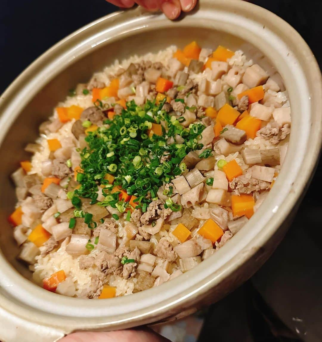 むらせのインスタグラム：「本日オープン麻布台ヒルズの、居酒屋うちやま🍶リトモでお世話になっている、内山さんがお店を出されて、沢山いただきました！😋 @izakaya_uchiyama   全部美味しい、個人的にはサバ棒すし、お造りのマグロ、しじみ醤油漬け、ホタテの海苔天、タコの低温調理がお気に入り🐙   #居酒屋うちやま #麻布台ヒルズ #居酒屋 #蟹味噌グラタンも美味しかったなー🦀 #天麩羅みやしろもめちゃくちゃ好き #最高でした^ ^」