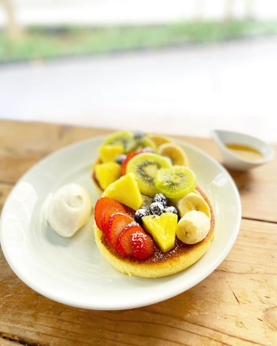 桜井未来のインスタグラム：「パンケーキ🥞😋 大好きなやーつ。 ラストテラスランチになっちゃったなー🥺🍃 あっという間に秋が終わって冬ですね❄️  #あっと言う間に年末」