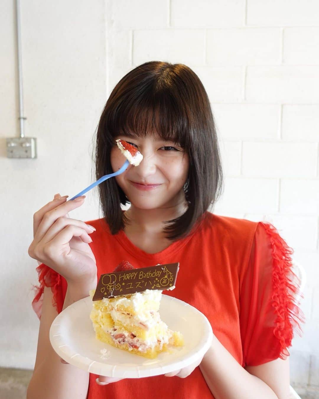 冴木柚葉のインスタグラム：「. 撮影最終日にサプライズでお祝いしていただきました😭❤️‍🔥 サプライズの様子はDVDに収録されてます！ 是非観てください🤧💕💕  そして、今日の19時にYouTube更新されます‼️ そちらも是非チェックしてね🤭✨  #週プレ #週刊プレイボーイ」