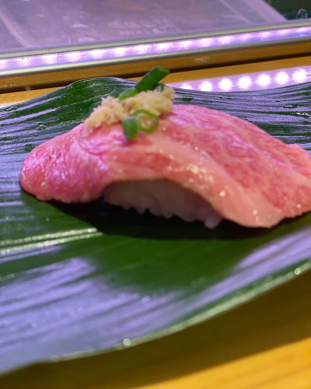 一井悠理のインスタグラム：「福岡で食べるなら #ひょうたん寿司 かな？ ここのオマール海老も美味しい(*´～｀*)ŧ‹"ŧ‹"ŧ‹" 沢山食べすぎた🤣」